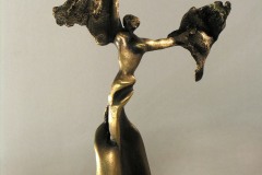 1007 - Petite Danse de Victoire ©2007 – Bronze 19x10x28 cm – Édition toute vendue